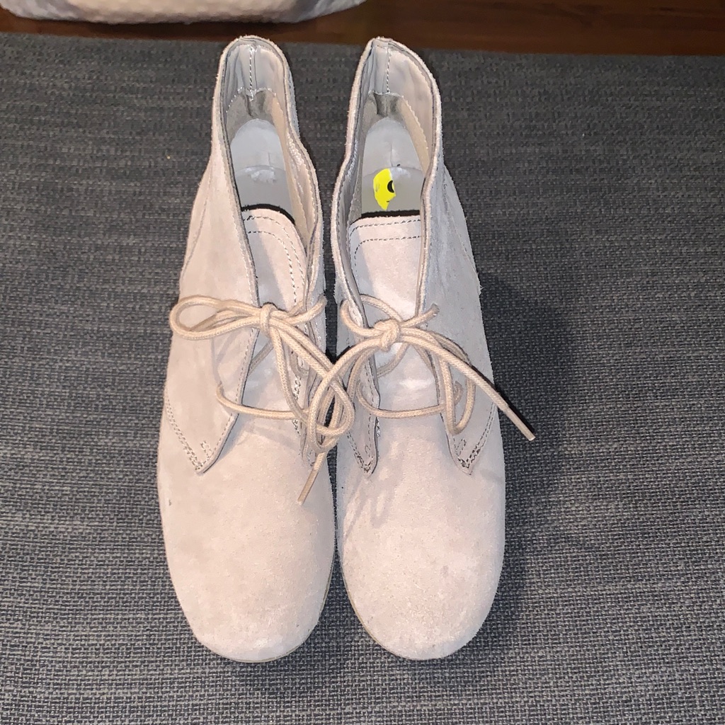 White Mountain Light Gray Wedges